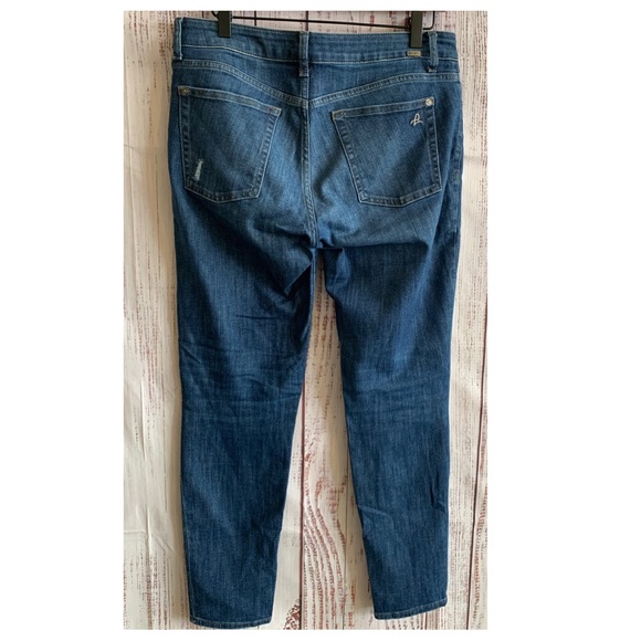 “Margaux” Insta-Sculpt Skinny Jeans in “Breeze” { DL 1961 } - Picture 5 of 15